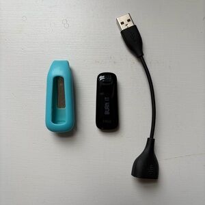 Fitbit One Clip On Steps Activity Tracker with Blue Case and Charger Tested